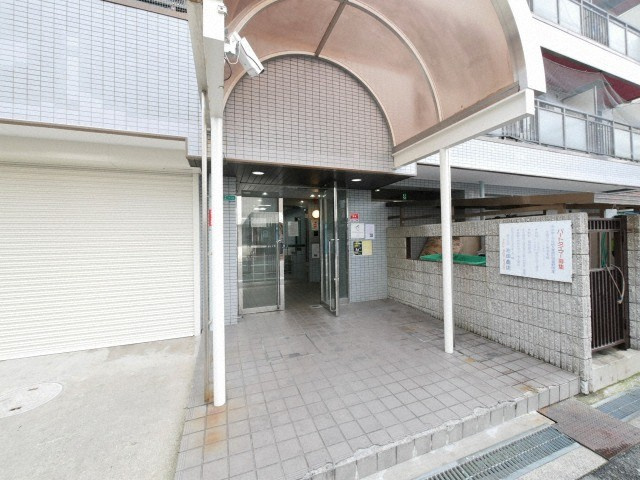 大阪市浪速区大国３丁目の賃貸マンションのエントランス
