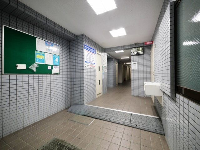 大阪市浪速区大国３丁目の賃貸マンションのロビー
