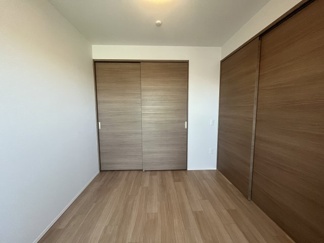 ドレッセ南町田  シエルコートの洋室|洋室5.5帖（バルコニー側）