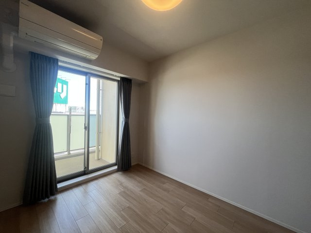 ドレッセ南町田  シエルコートの洋室|洋室5.5帖（バルコニー側）