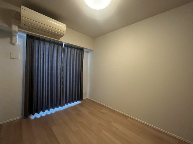 ドレッセ南町田  シエルコートの洋室|洋室5.5帖（バルコニー側）