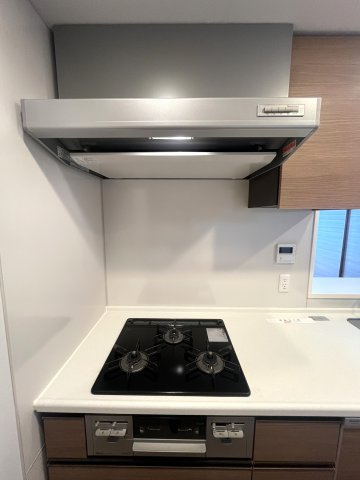 ドレッセ南町田  シエルコートのキッチン|3口コンロのシステムキッチン。