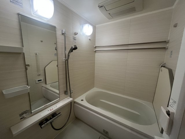 ドレッセ南町田  シエルコートの浴室