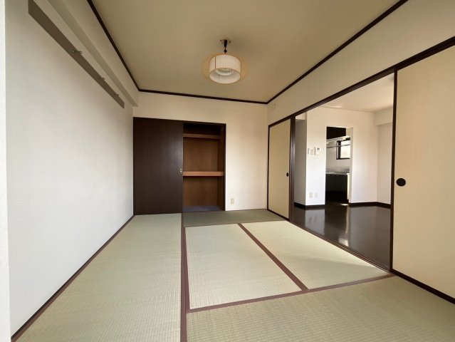 巴町コロンバスタワーの和室