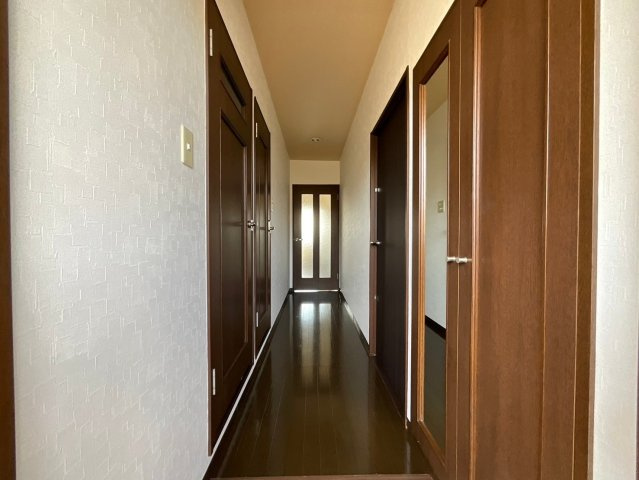 巴町コロンバスタワーの玄関