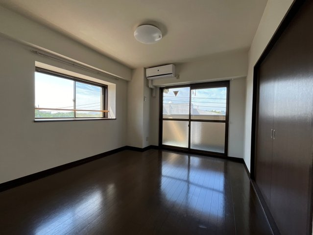 巴町コロンバスタワーの居間・リビング