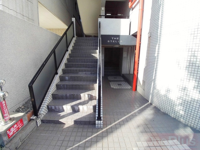 ステラ田中町のエントランス