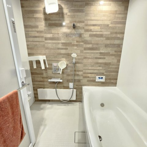 高崎市若田町141-10の浴室