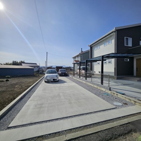 高崎市若田町141-10の駐車場