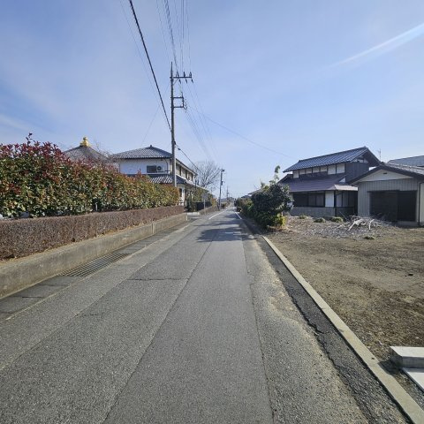 高崎市若田町141-10の前面道路含む現地写真