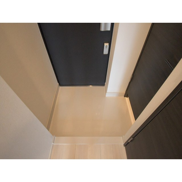 ルネサンスコート新宿余丁町の玄関