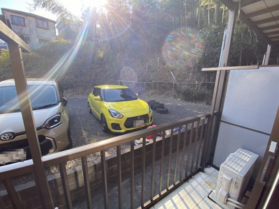 【展望】 | ハイム愛花D | バルコニーからの眺望です♪目の前は駐車場になっています☆