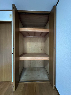 【収納】 | ハイム愛花D | 洋室6帖のお部屋にある収納スペースです！奥行きのある収納で、大きいお荷物も収納できます◎