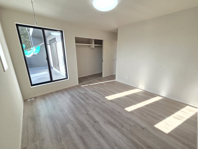 新築　太田市東別所町第8期　1号棟の収納|現地写真　全居室収納付きなのでお部屋が片付きますね！