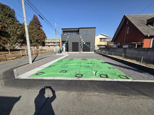 新築　太田市東別所町第8期　1号棟の駐車場|現地写真　駐車は建物南側に並列3台可能です！