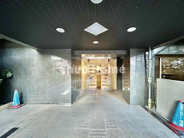 モア・クレスト荒川公園ソレーユ館のエントランス|【エントランス】マンションのエントランスは、その物件の印象を決める、顔とも言える場所です。毎日通る場所ですからきれいなのが一番です。