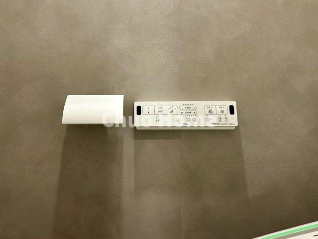 モア・クレスト荒川公園ソレーユ館の内装|【ウォシュレット】清潔に使いたいお手洗いには最適な設備です。もちろんウォームレットも標準装備です。