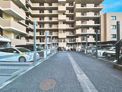 【駐車場】 | モア・クレスト荒川公園ソレーユ館 | 【敷地内駐車場】最新の空き状況や費用などの詳細は担当スタッフまでお問い合わせください。