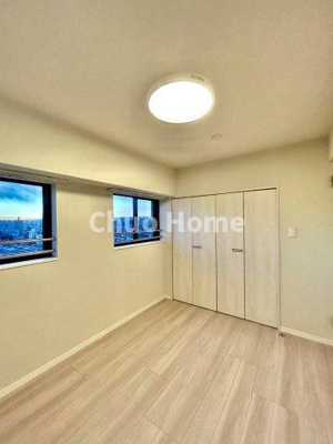 【子供部屋】 | モア・クレスト荒川公園ソレーユ館 | 【子供部屋】お子様を持つ家庭の約6割が「家族や子どものため」に購入を希望。入学後の転校を避け、広い空間でのびのび育てたいなどの親心が、家探しのきっかけになっているようです。