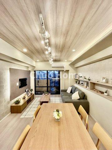 モア・クレスト荒川公園ソレーユ館の居間・リビング|リビングダイニング