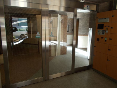  | ネバーランド江坂 | オートロック入口