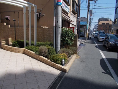 【周辺】 | ネバーランド江坂 | 前面道路
