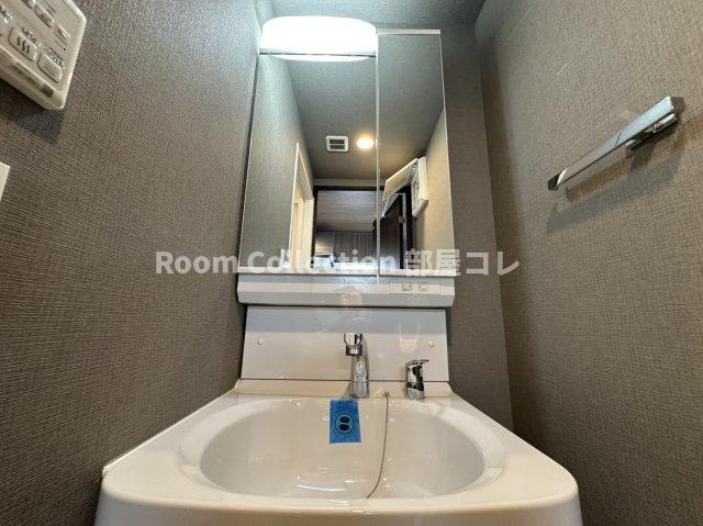 メイクスＷアート名駅南Ⅲの洗面所|同シリーズイメージ写真
反転色違い
現況と異なる場合現況優先