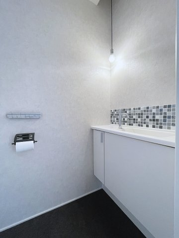 中古戸建　郡山市富久山町久保田本木　行健小・行健中のトイレ|トイレ内に手洗い場も設置しております！