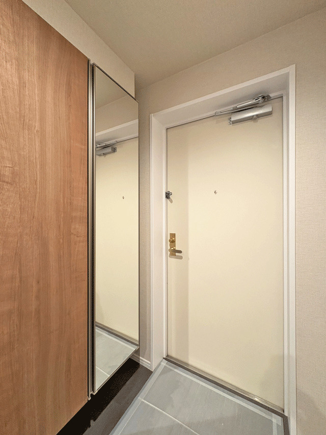 ダイアパレス萩野町の玄関