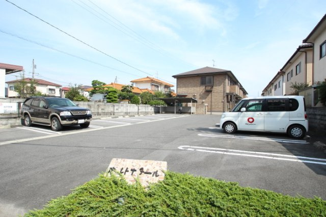 ポルトボヌール　B棟の駐車場