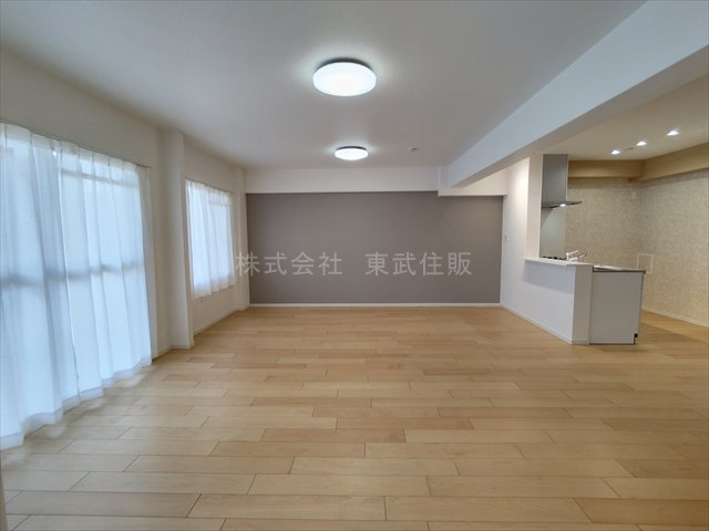 【居間・リビング】 | みよしみずほ台サンライトマンションC棟 | 開放感があり日当たり良好です