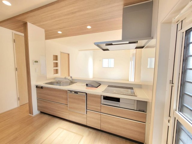 【ブルーミングガーデン】　宇都宮市弥生2丁目の前面道路含む現地写真|〇２号棟〇
リビング横にマルチスキップを設けた和の空間♪リビングイン階段でご家族のコミュニケーションが捗るプランニング♪
※2026年2月撮影