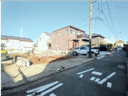 泉区和泉町 新築戸建 5690万円の前面道路含む現地写真