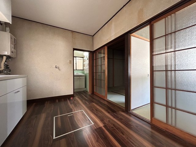 舞子坂3丁目戸建の居間・リビング
