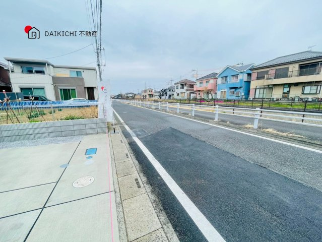 【前面道路含む現地写真】 | 久喜市青毛3丁目　新築戸建　全3棟　1号棟