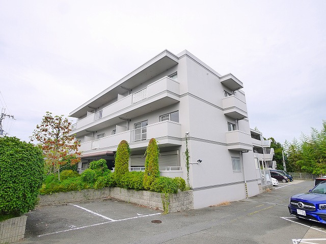 ジュネス東生駒（辻町）の外観|きれいな外観です