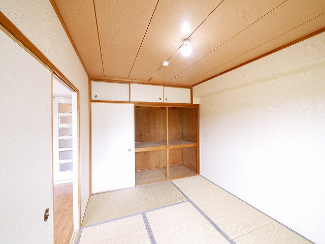 ジュネス東生駒（辻町）の和室|和室があれば、来客や子供用のスペースとして活躍します