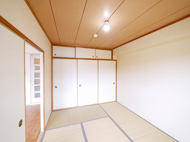 ジュネス東生駒（辻町）の和室|ゆったりとくつろげる和室です