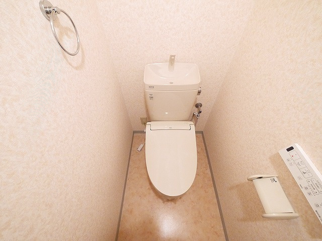 ジュネス東生駒（辻町）のトイレ|落ち着いたトイレです
