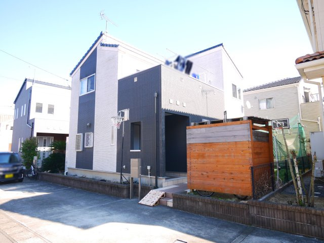 大網白里市みどりが丘2　中古戸建の外観|平成24年12月築 オール電化・エコキュート ４LDKリビング約16.25帖 駐車2台可 上下水 