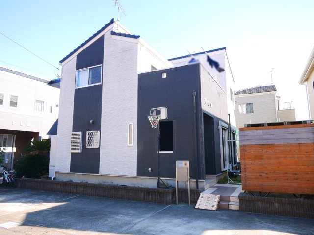 大網白里市みどりが丘2　中古戸建の外観|平成24年12月築 オール電化・エコキュート ４LDKリビング約16.25帖 駐車2台可 上下水 