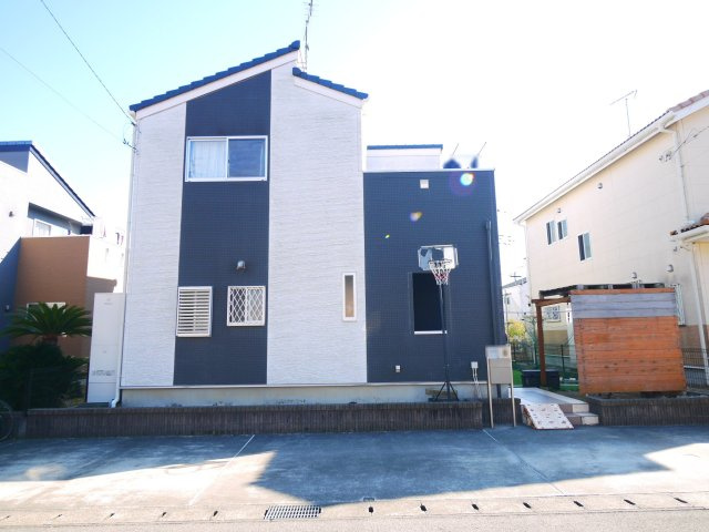 大網白里市みどりが丘2　中古戸建の外観|平成24年12月築 オール電化・エコキュート ４LDKリビング約16.25帖 駐車2台可 上下水 