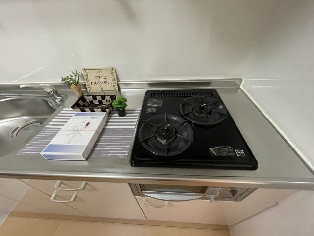 ボヌビー宝塚のキッチン|2口ガスコンロ（グリル付き）です