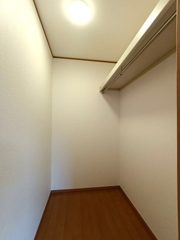 北葛飾郡松伏町　田中3丁目　中古戸建の収納|ウォークインクローゼットを完備。お荷物が多い方でも安心のスペースです
