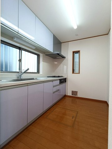 北葛飾郡松伏町　田中3丁目　中古戸建のキッチン|キッチンでお料理をお楽しみください