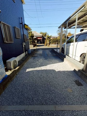 北葛飾郡松伏町　田中3丁目　中古戸建の駐車場|駐車場があります