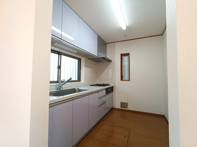 北葛飾郡松伏町　田中3丁目　中古戸建のキッチン|誰もが使いやすいデザインにこだわったキッチンです