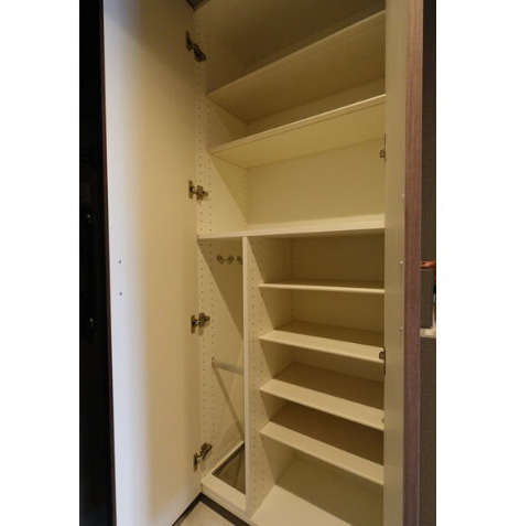 メイクスWアート丸の内の玄関|※同物件他部屋写真
反転、色違いの場合有
現況優先