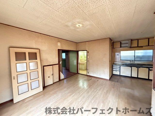 PH禁野本町中古戸建の居間・リビング