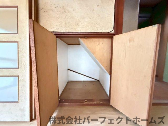 PH禁野本町中古戸建の玄関